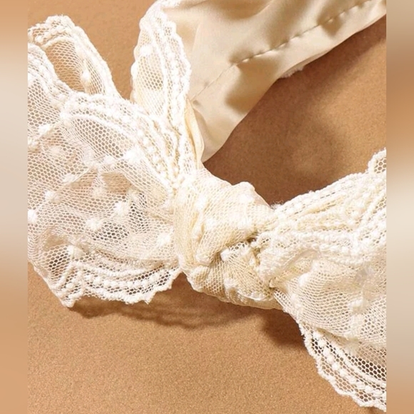Lace headband with bow - Picture 3 of 3